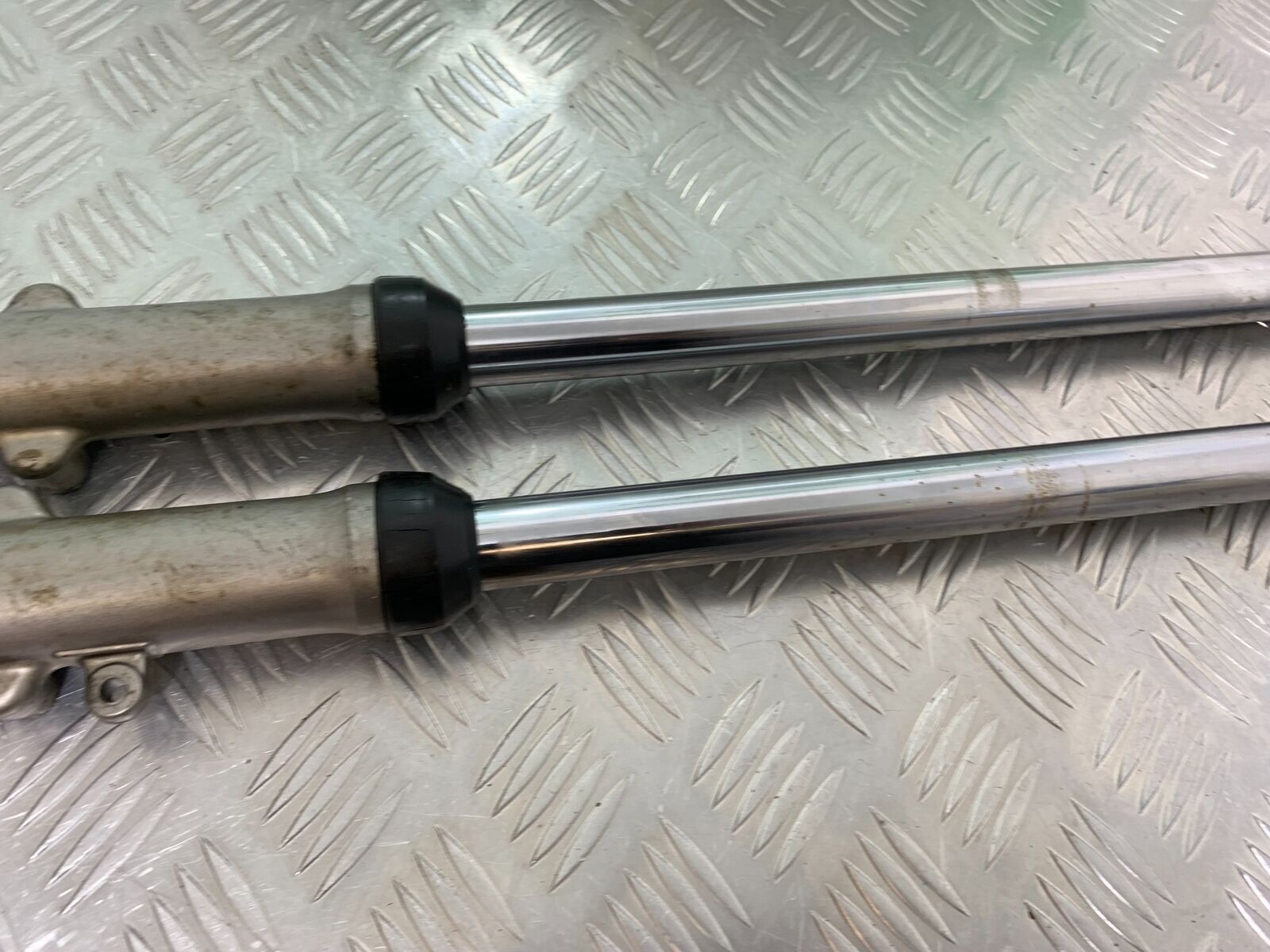 YAMAHA SR125 SR 125 FORKS YEAR 1996-2003 (CMB1021)