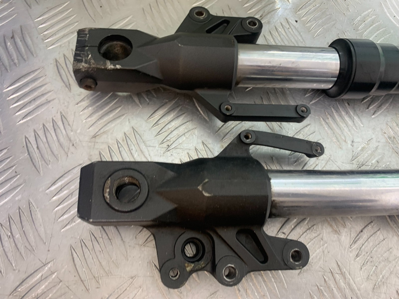 KAWASAKI 650 VERSYS FORKS (BENT SOLD AS PARTS) YEAR 2015-2018 (CMB1288)