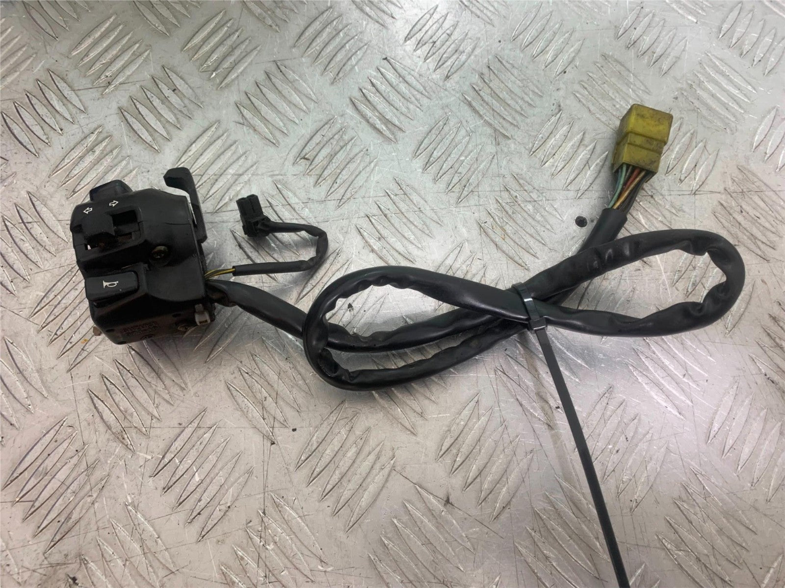SUZUKI SV650 SV 650 mk1 LEFT SWITCH GEAR   1999-2002 (CMB1238)