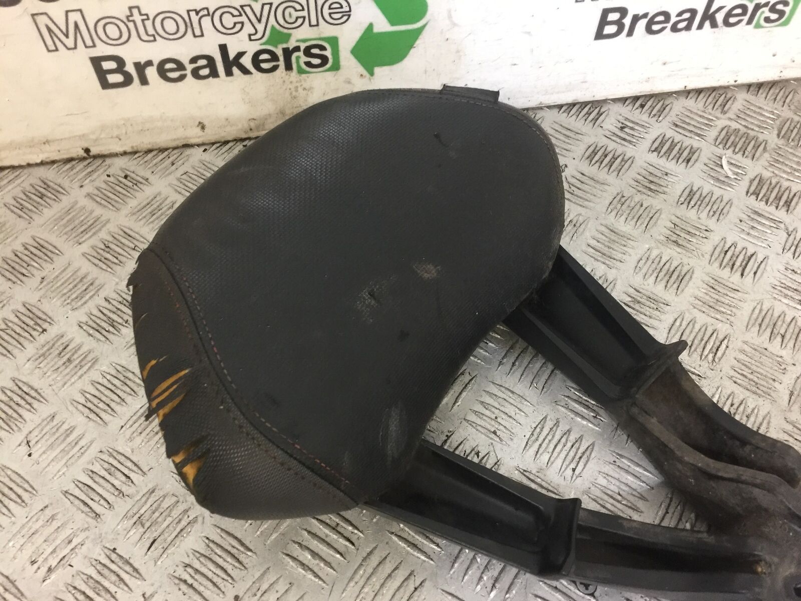 YAMAHA XMAX 125 XMAX-125 BACK REST  YEAR 2012 (STOCK 689)