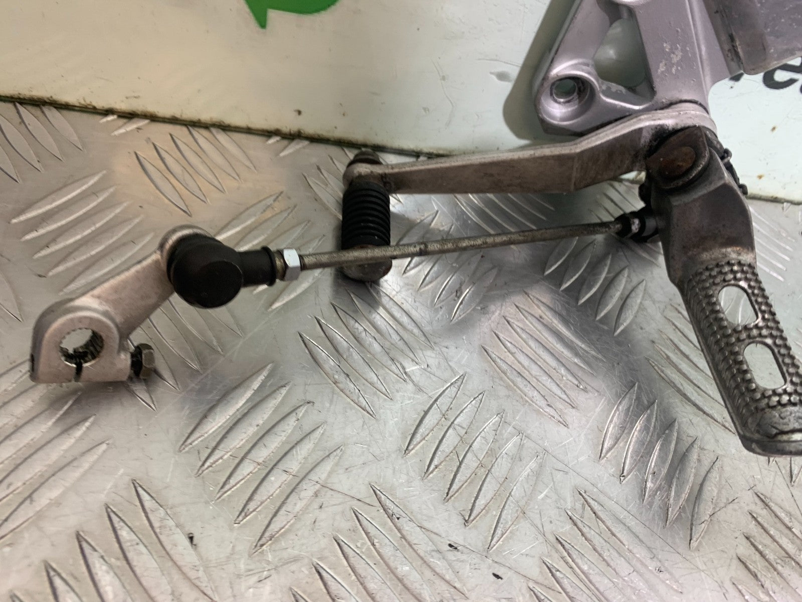 SUZUKI SV1000 SV 1000 S FRONT LEFT HANGER   YEAR 2003-2007 (CMB1293)