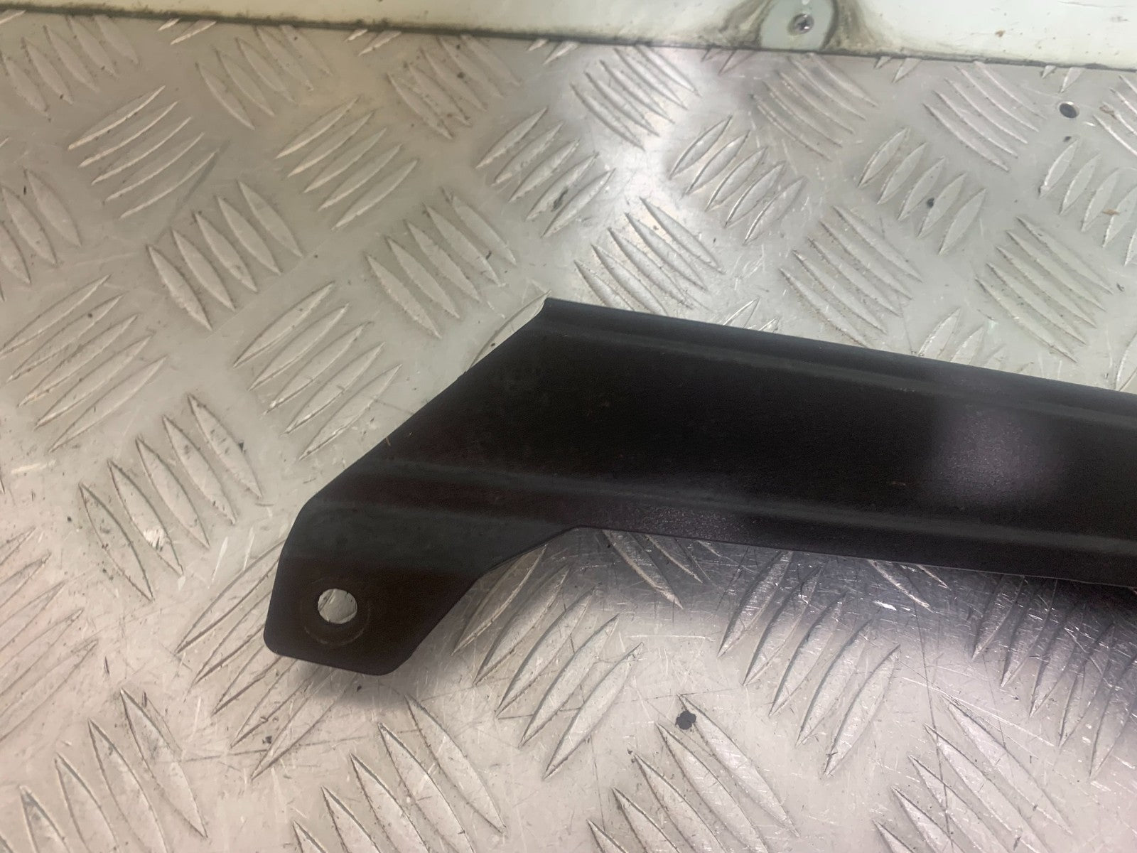 SUZUKI DL1000 V-STROM CHAIN GUARD YEAR 2014-2019 (CMB1325)