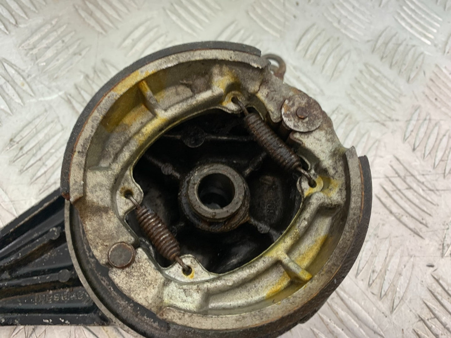 KAWASAKI KLR250 KLR 250 REAR BRAKE HUB YEAR 1984-2001 (CMB1225)