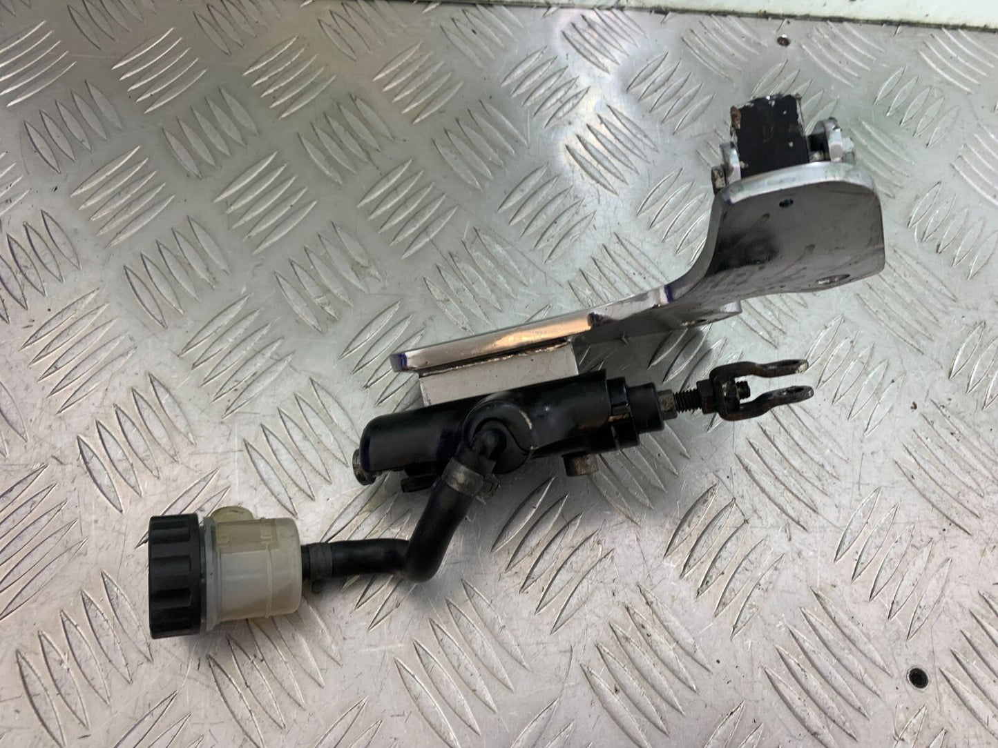 TRIUMPH THUNDERBIRD 1600 REAR BRAKE MASTER CYLINDER   YEAR 2011 (CMB1107)