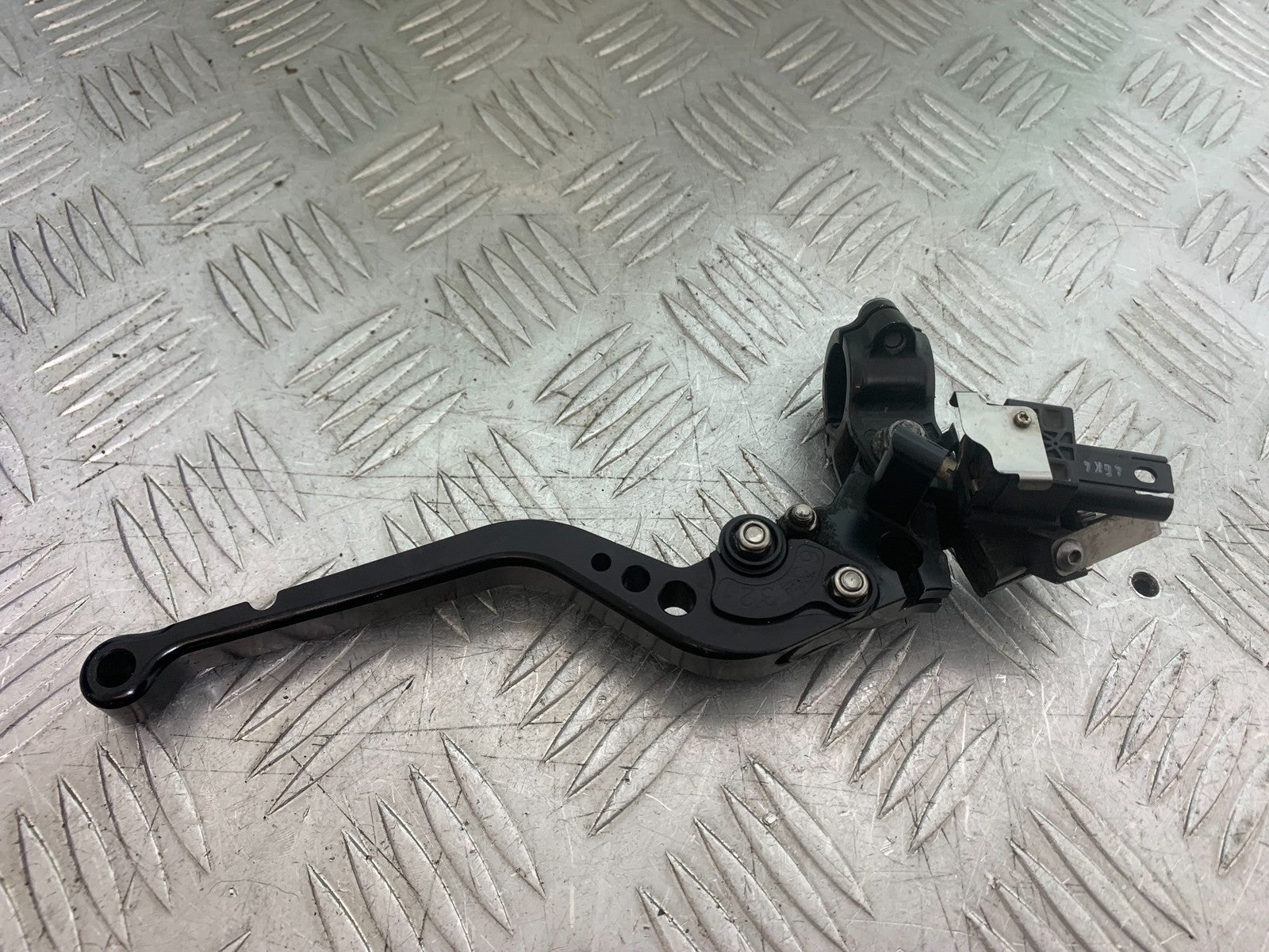 BMW S1000 RR CLUTCH LEVER AND BRACKET  YEAR 2015-2018 (CMB1246)