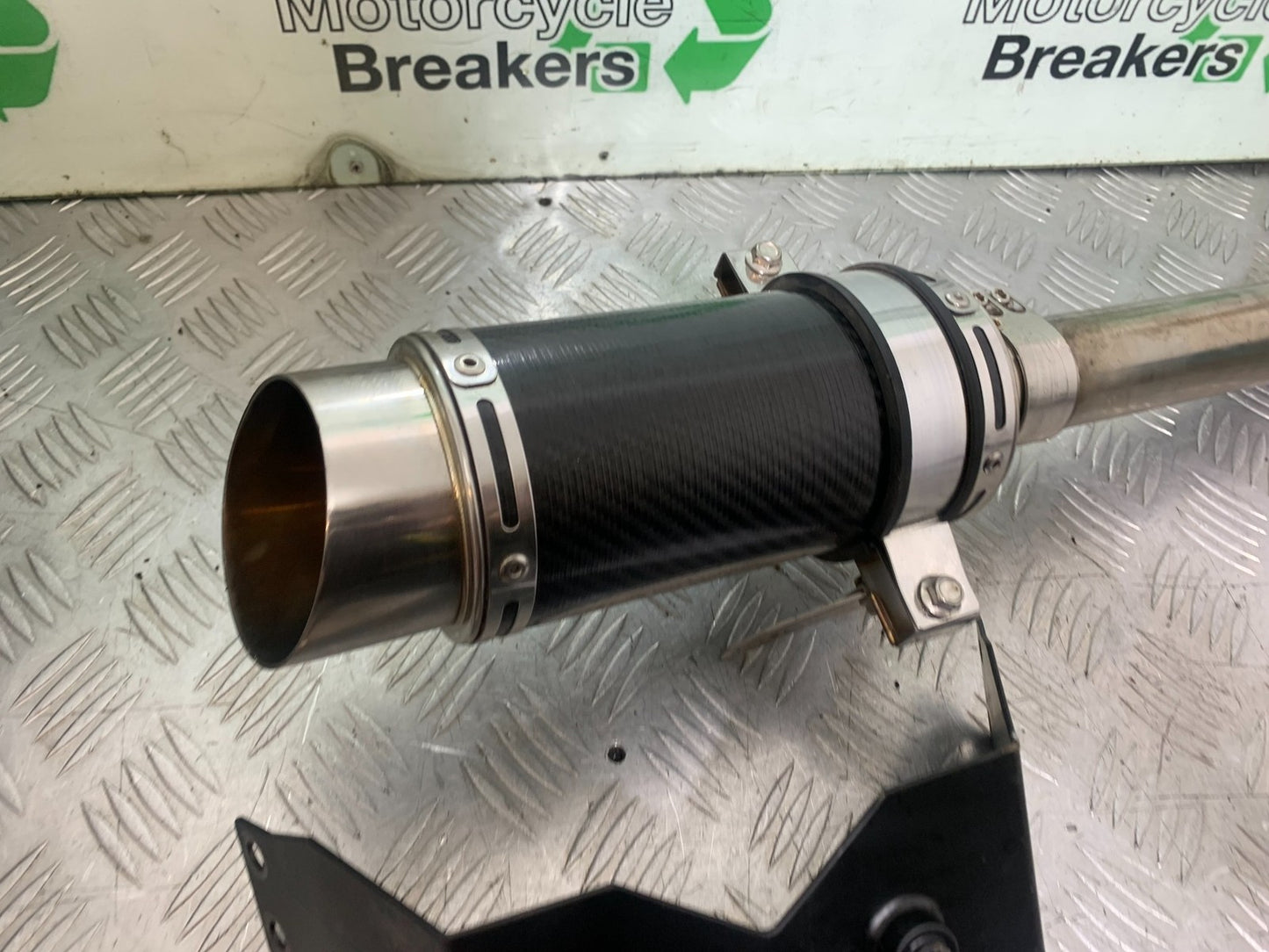 TRIUMPH 1050 SPRINT ST DELKEVIC CARBON SILENCER   2004-2007 (CMB1197)