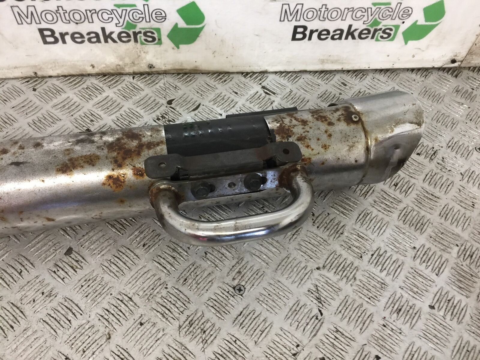 VICTORY V92 C LEFT SILENCER   YEAR 2004 (STOCK 765)
