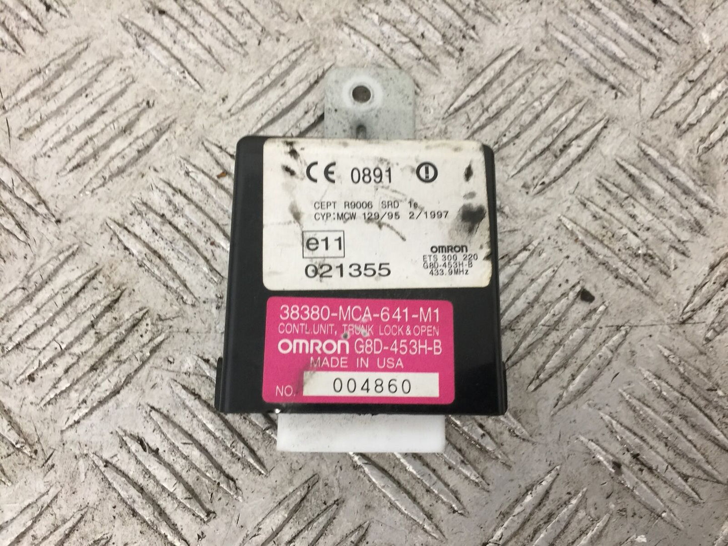 HONDA GL1800 GL 1800 TOP BOX OPEN RELAY  YEAR 2004-10 ABS (STOCK 890)
