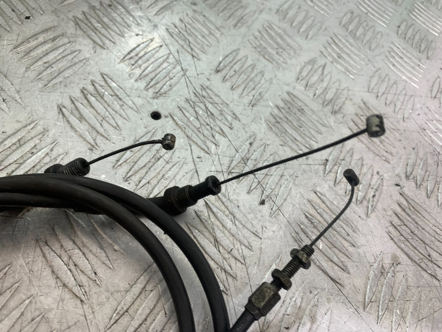 HONDA VT700 VT 700 SHADOW THROTTLE CABLES   YEAR 1984-85 (CMB1328)