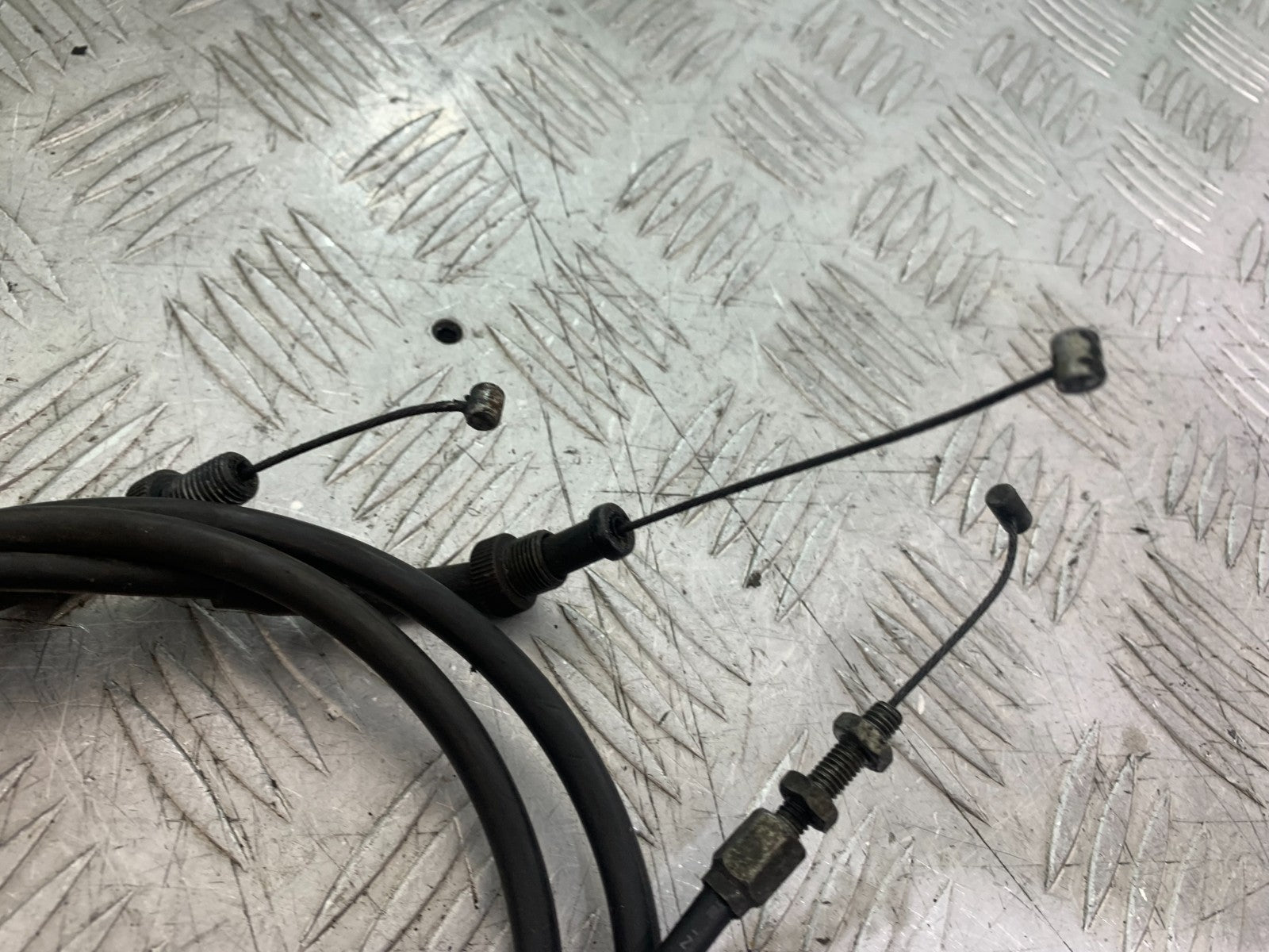 HONDA VT700 VT 700 SHADOW THROTTLE CABLES   YEAR 1984-85 (CMB1328)