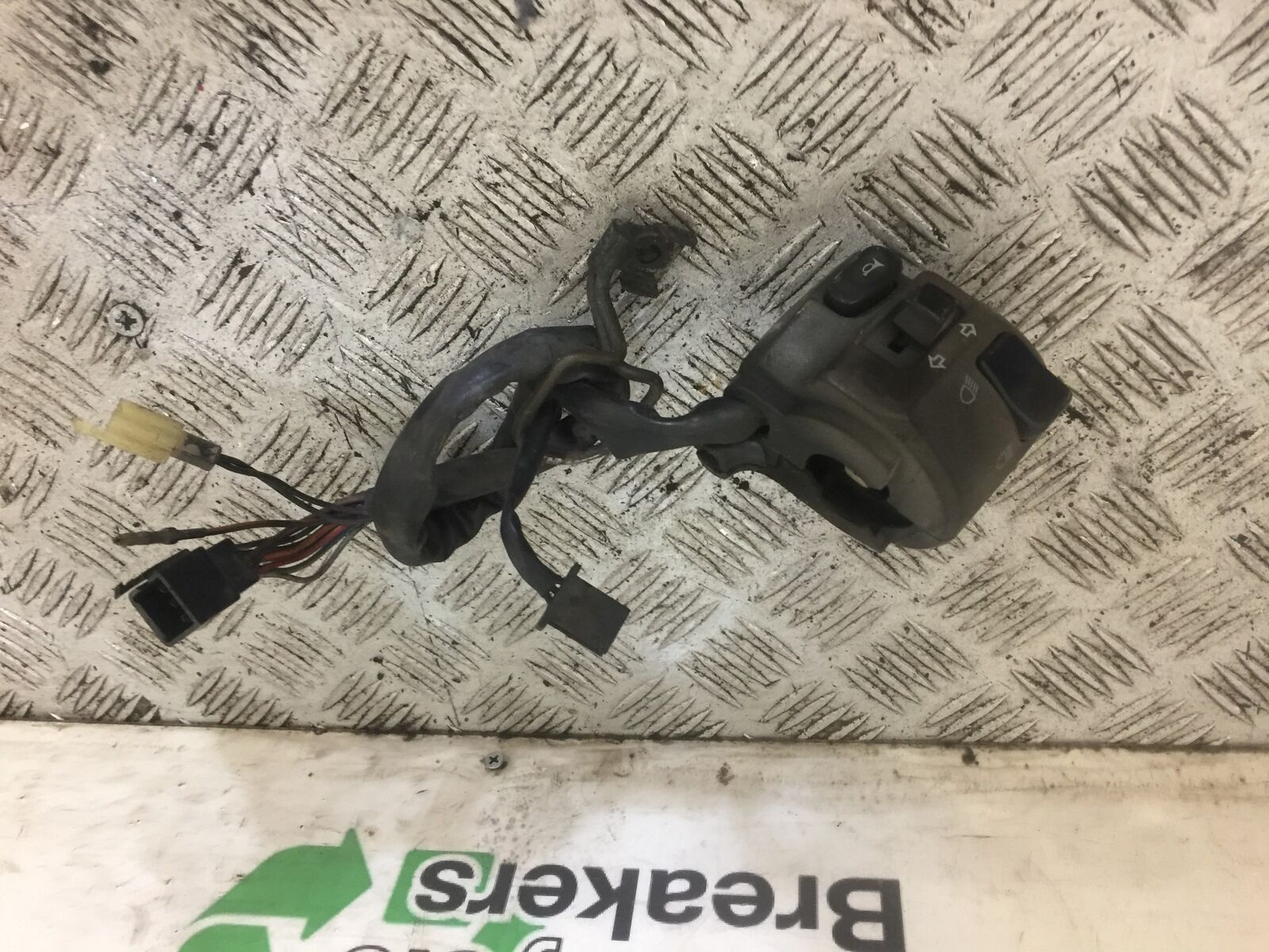 KAWASAKI Z750 ZR750 ZR-7S LEFT SWITCH GEAR  YEAR 1999-05 (STOCK 707)