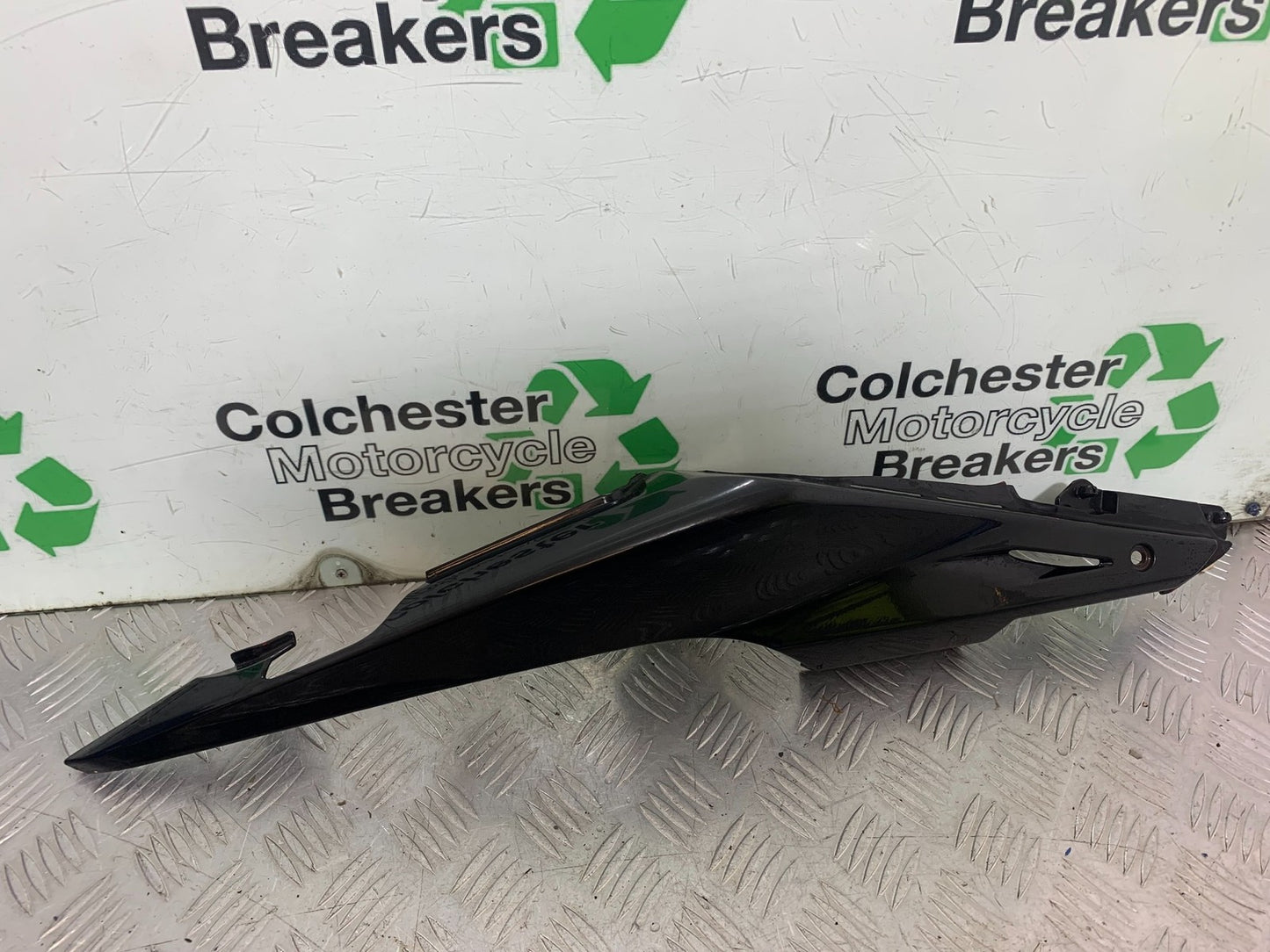 HONDA CB500 F CB500F LEFT SEAT PANEL YEAR 2013-2015  (CMB1235)