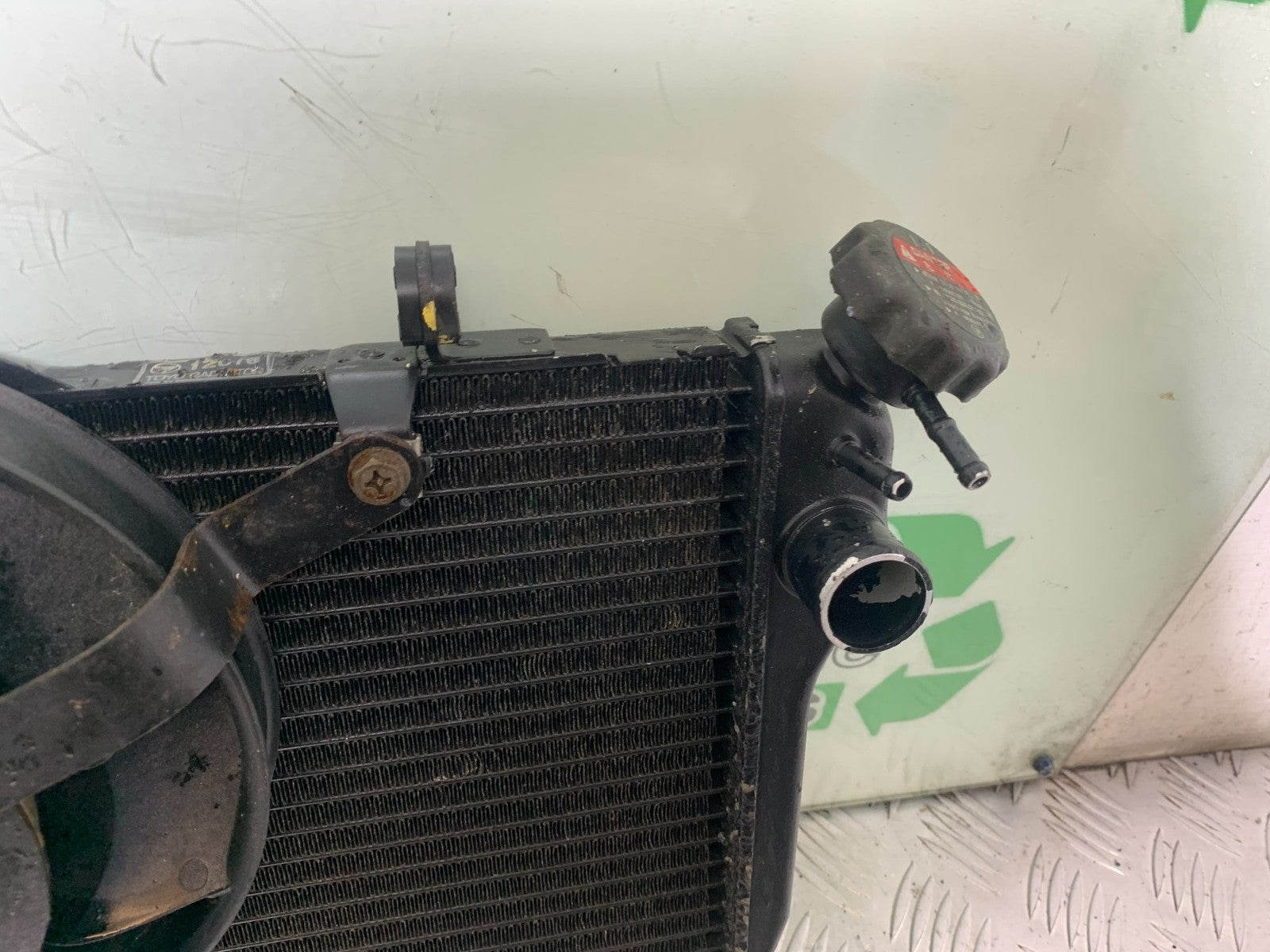 HONDA CBR1100 BLACKBIRD RADIATOR AND FAN  YEAR 1999-2005 (CMB1232)