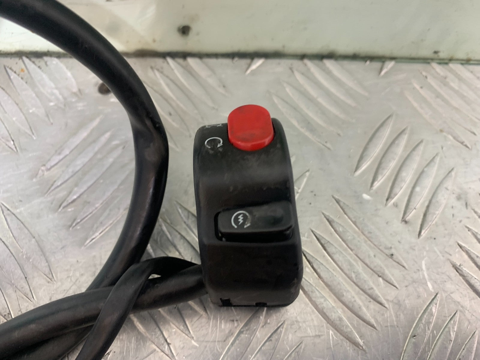 TRIUMPH 675 STREET TRIPLE RIGHT SWITCH GEAR   2013-2016 (CMB1186)