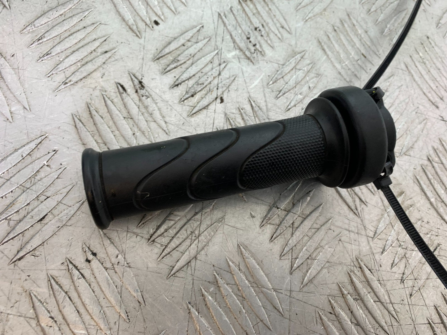 HONDA NSC110 VISION THROTTLE AND GRIP   YEAR 2017-2020 (CMB1249)
