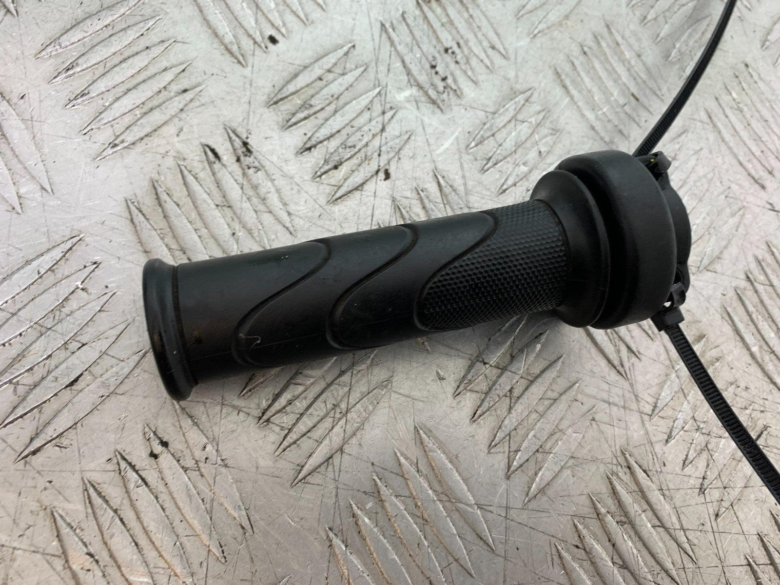 HONDA NSC110 VISION THROTTLE AND GRIP   YEAR 2017-2020 (CMB1249)