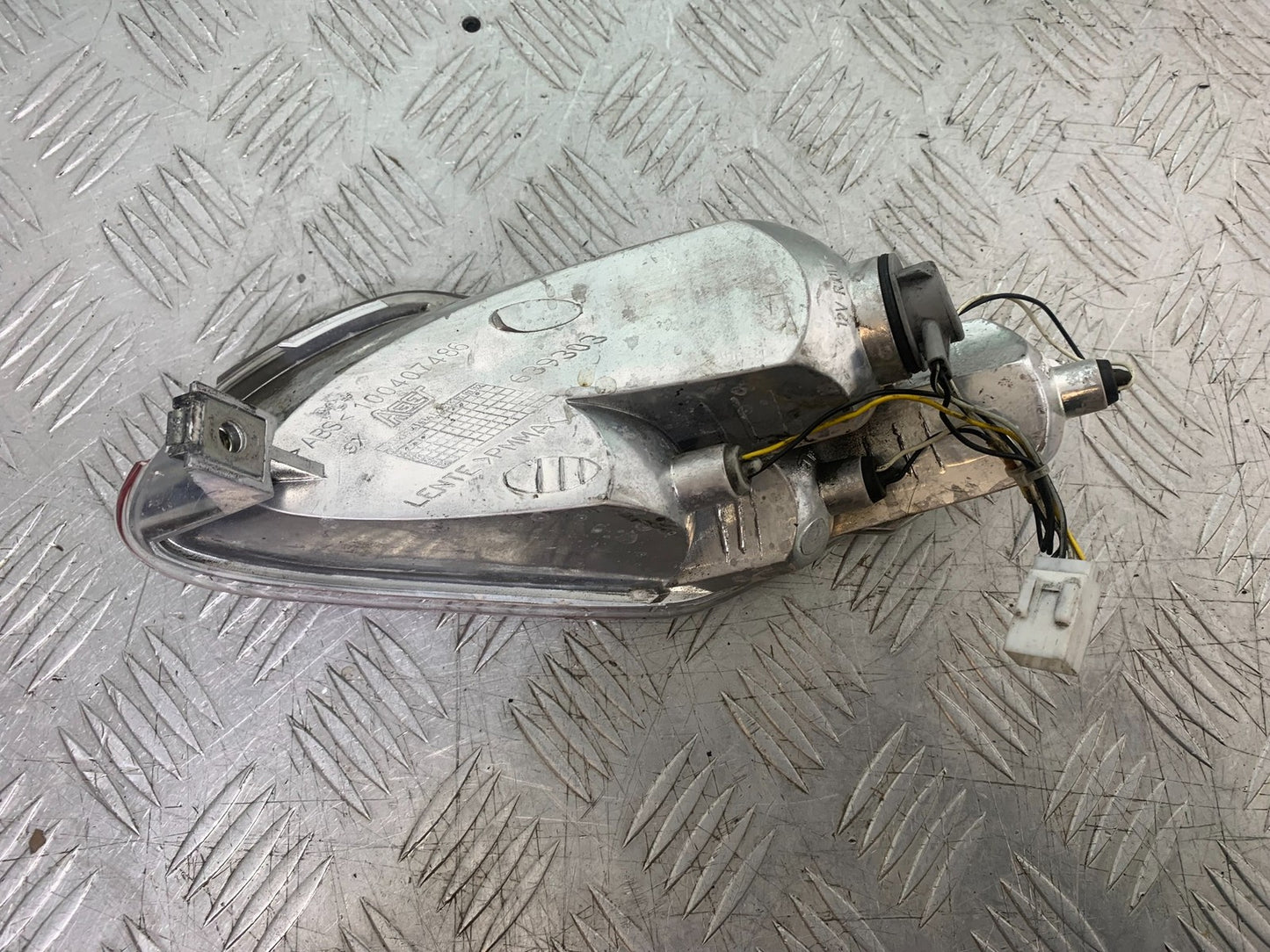 PIAGGIO MP3 250 ie LEFT REAR LIGHT   YEAR 2007 (CMB1307)
