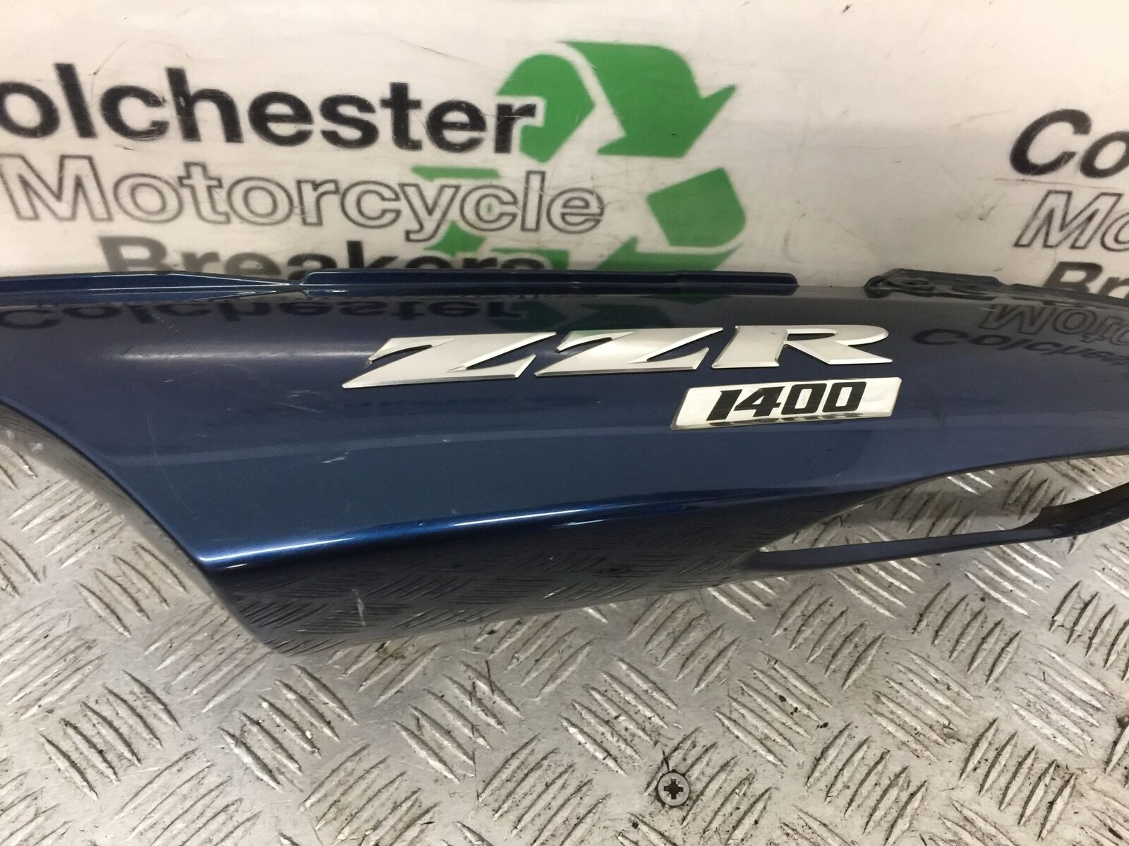 KAWASAKI ZZR1400 ZZR 1400 LEFT SEAT PANEL  YEAR 2007-11(STOCK 893)