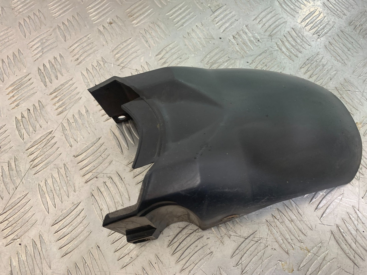YAMAHA YZF1000 THUNDERACE FRONT MUDGUARD   YEAR 1997-2000 (CMB1204)