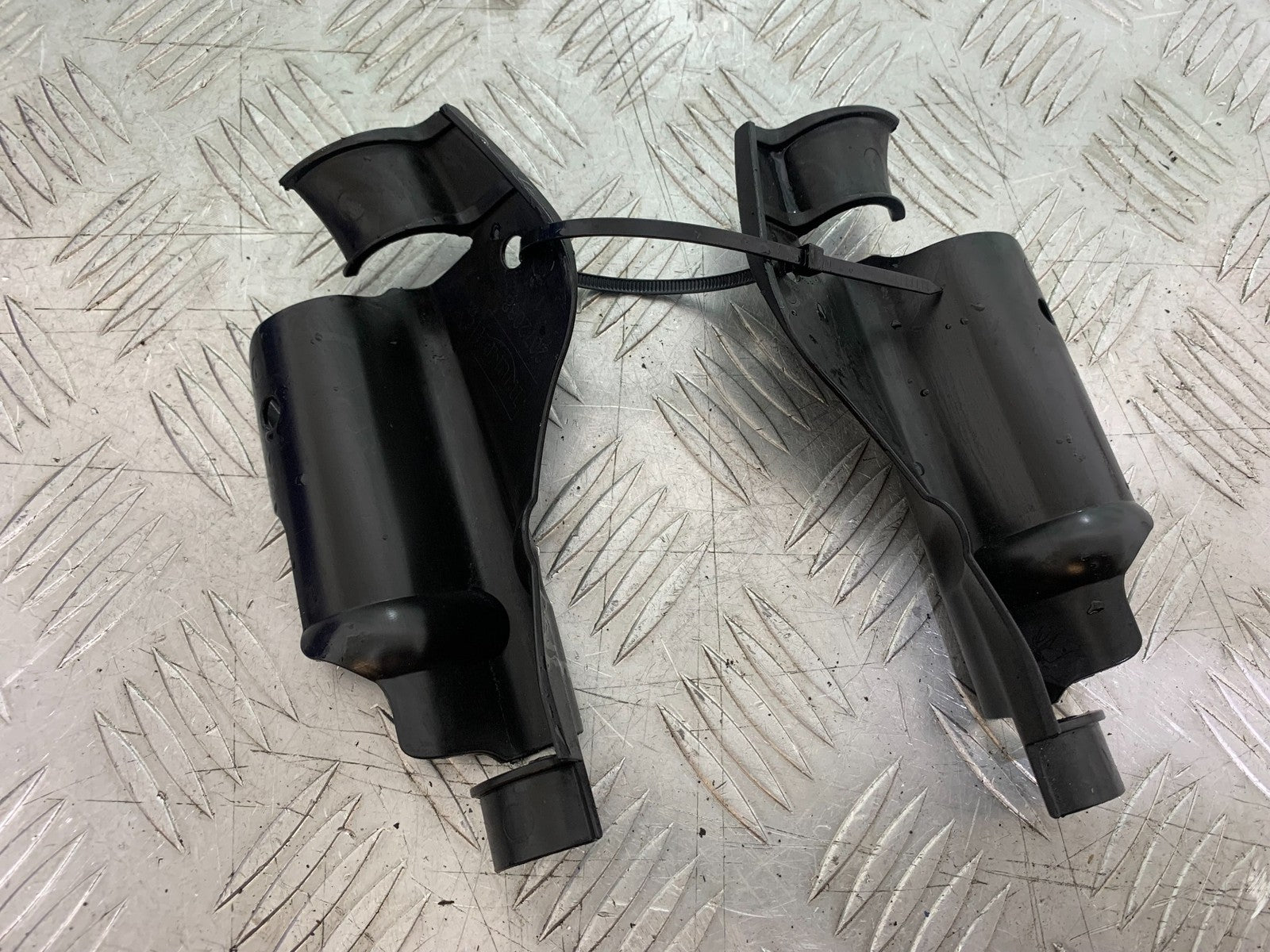 TRIUMPH SPEED TRIPLE R 1050 INFILL PANELS   2009 (CMB1183)