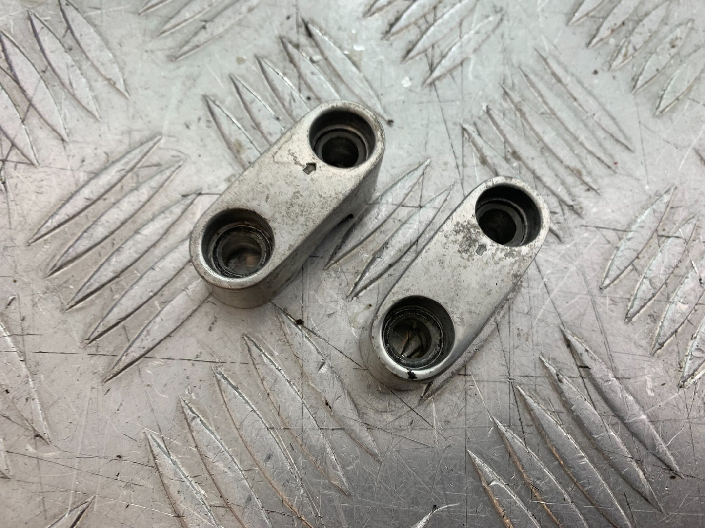 YAMAHA XV1100 XV 1100 VIRAGO HANDLEBAR CLAMPS  1990-1999 (CMB1243)