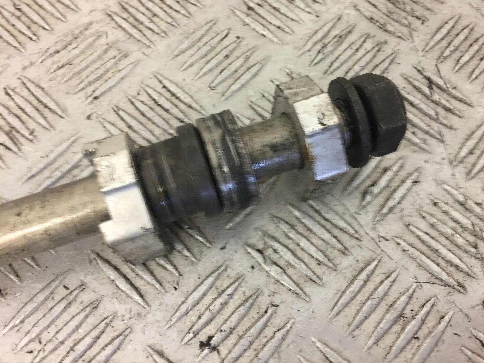 TRIUMPH TIGER 800 XCX REAR WHEEL SPINDLE  2018-2021 (STOCK 548)