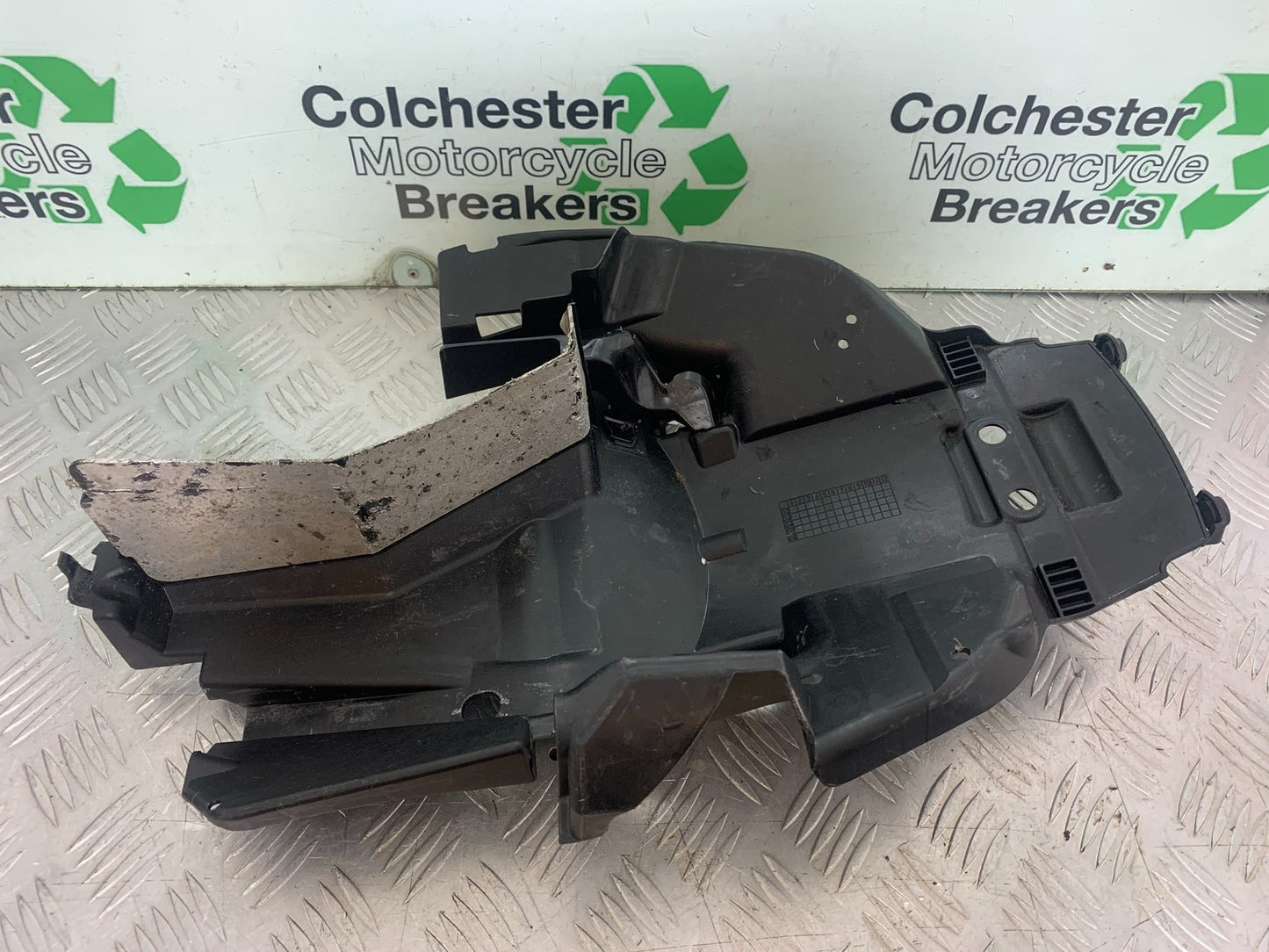 HONDA CBR600 CBR 600 RR UNDERTRAT    YEAR 2003-2004 CMB1173)