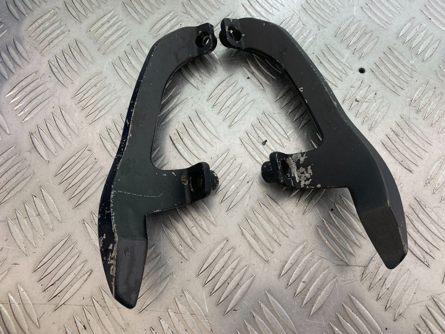 LEXMOTO MATADOR 125 JJ125T-17 GRAB RAIL  (CMB1115)
