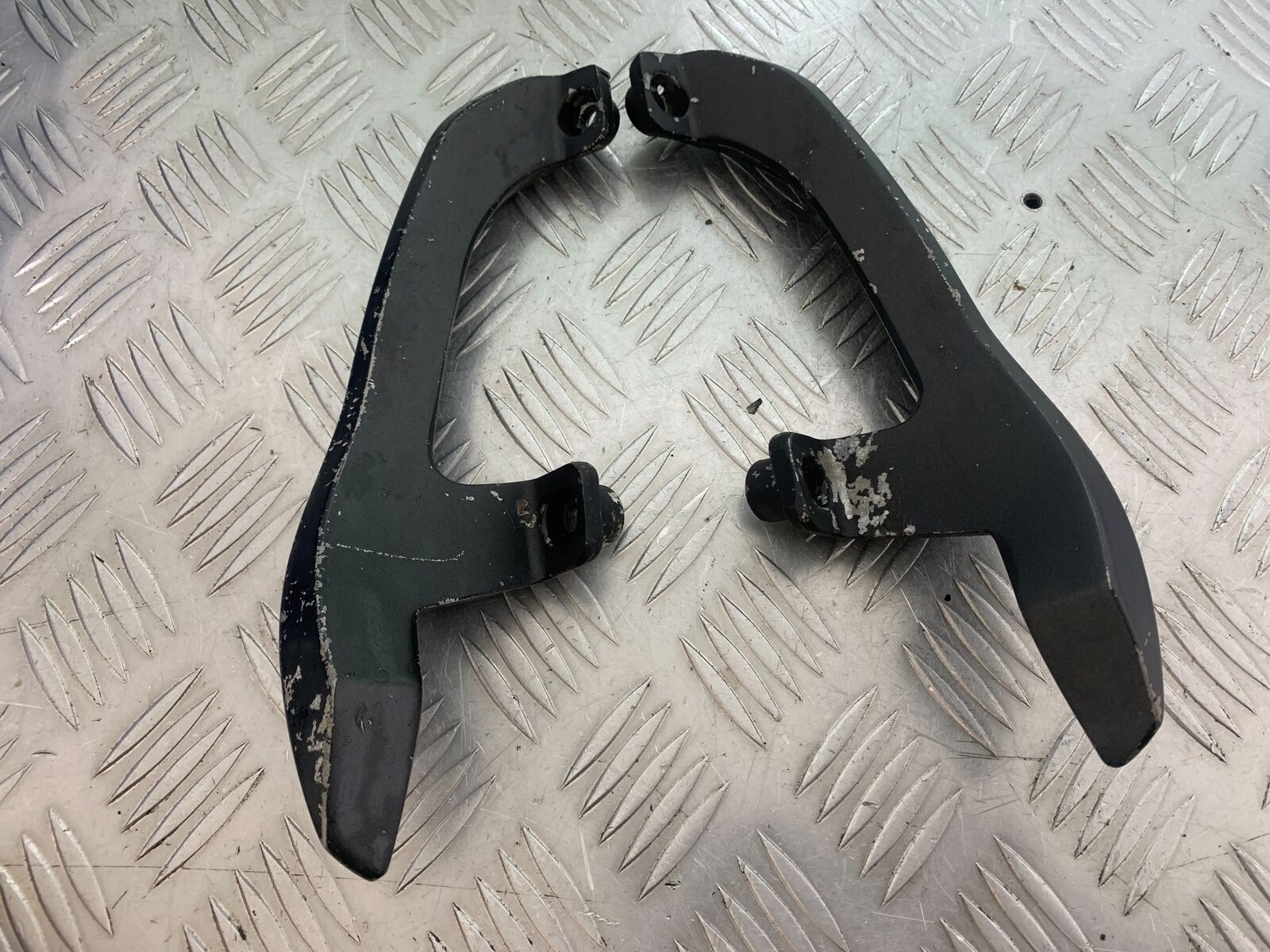LEXMOTO MATADOR 125 JJ125T-17 GRAB RAIL  (CMB1115)