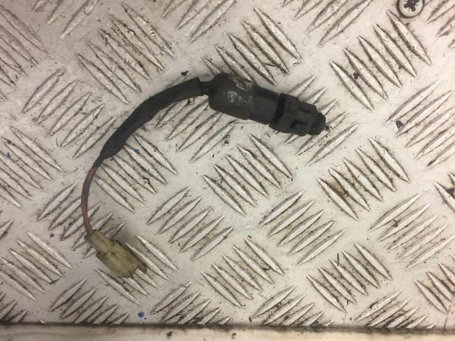 KAWASAKI ZZR1100 ZZR 1100 D REAR BRAKE LIGHT SWITCH YEAR 1994 1999 STOCK 519)