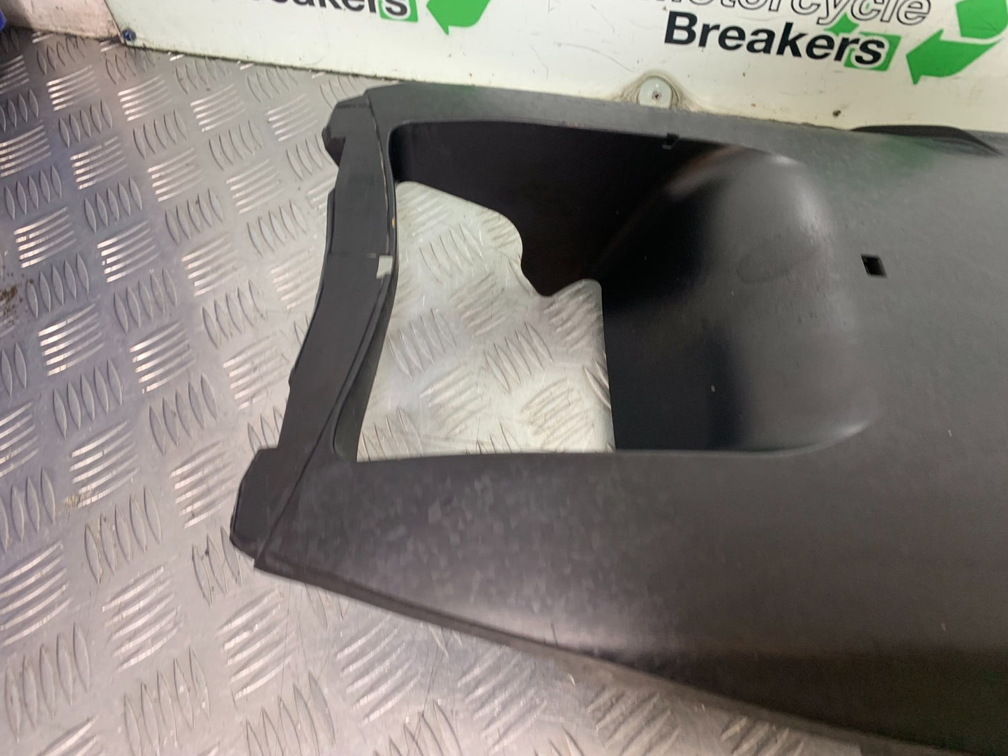 YAMAHA XMAX 300 BELLYPAN  YEAR 2017-2020 (CMB1218)
