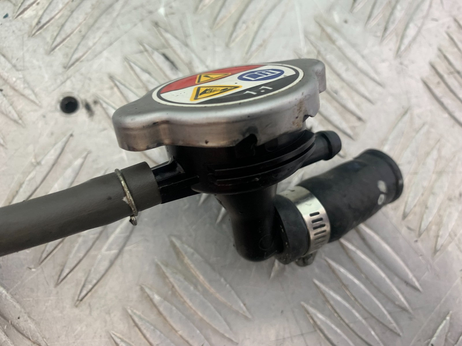 HONDA CBR1000 rr FIREBLADE RADIATOR CAP   YEAR 2012-2016 (CMB1198)