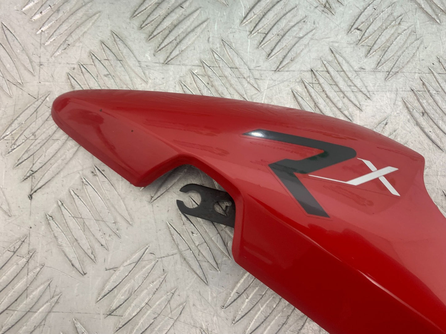 TRIUMPH 675 STREET TRIPLE RX LEFT FAIRING PANEL  2015- 2017 (CMB1299)