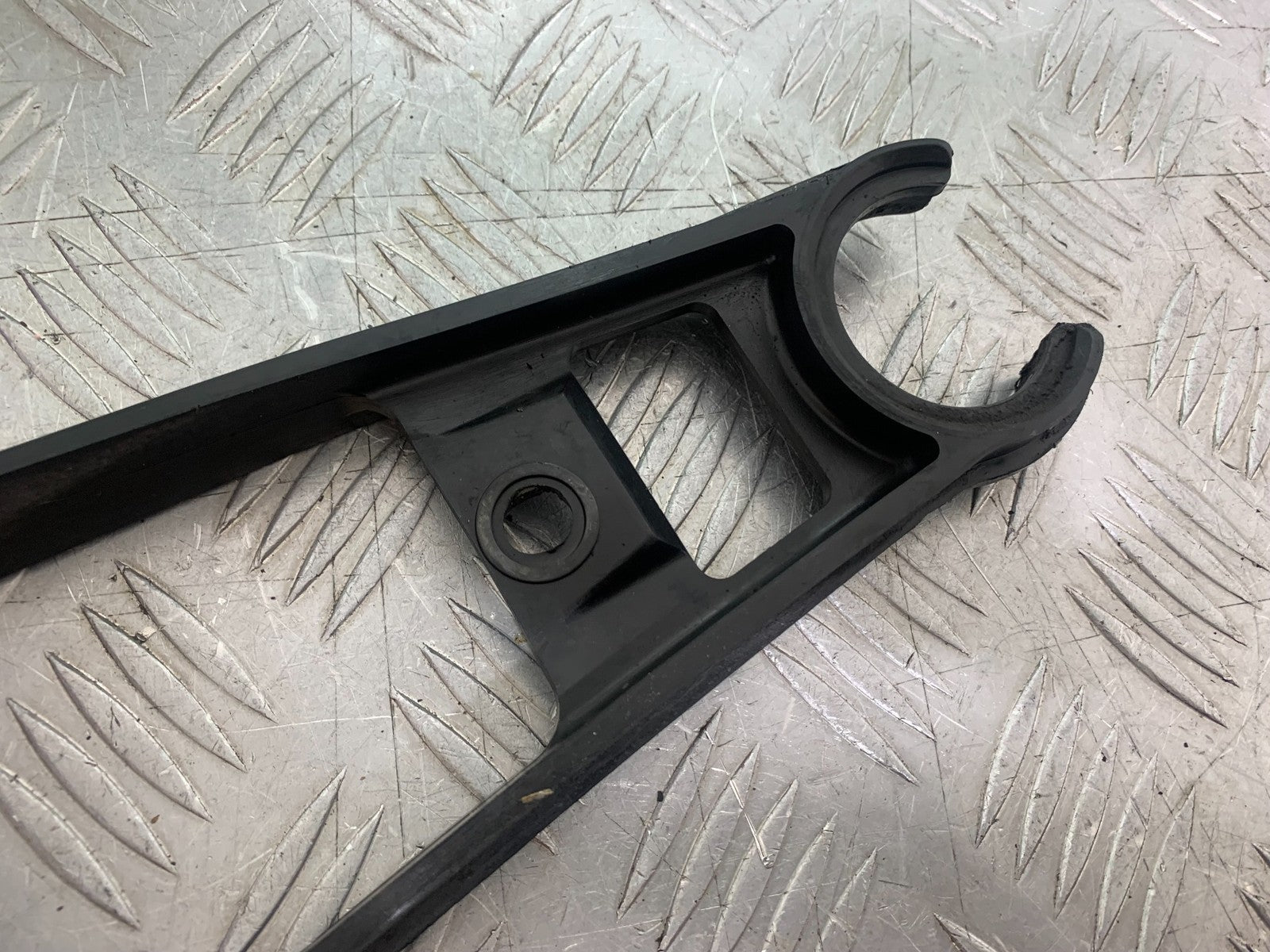 YAMAHA XSR900 XSR 900 CHAIN GUIDE YEAR 2022-2024 (CMB1215)