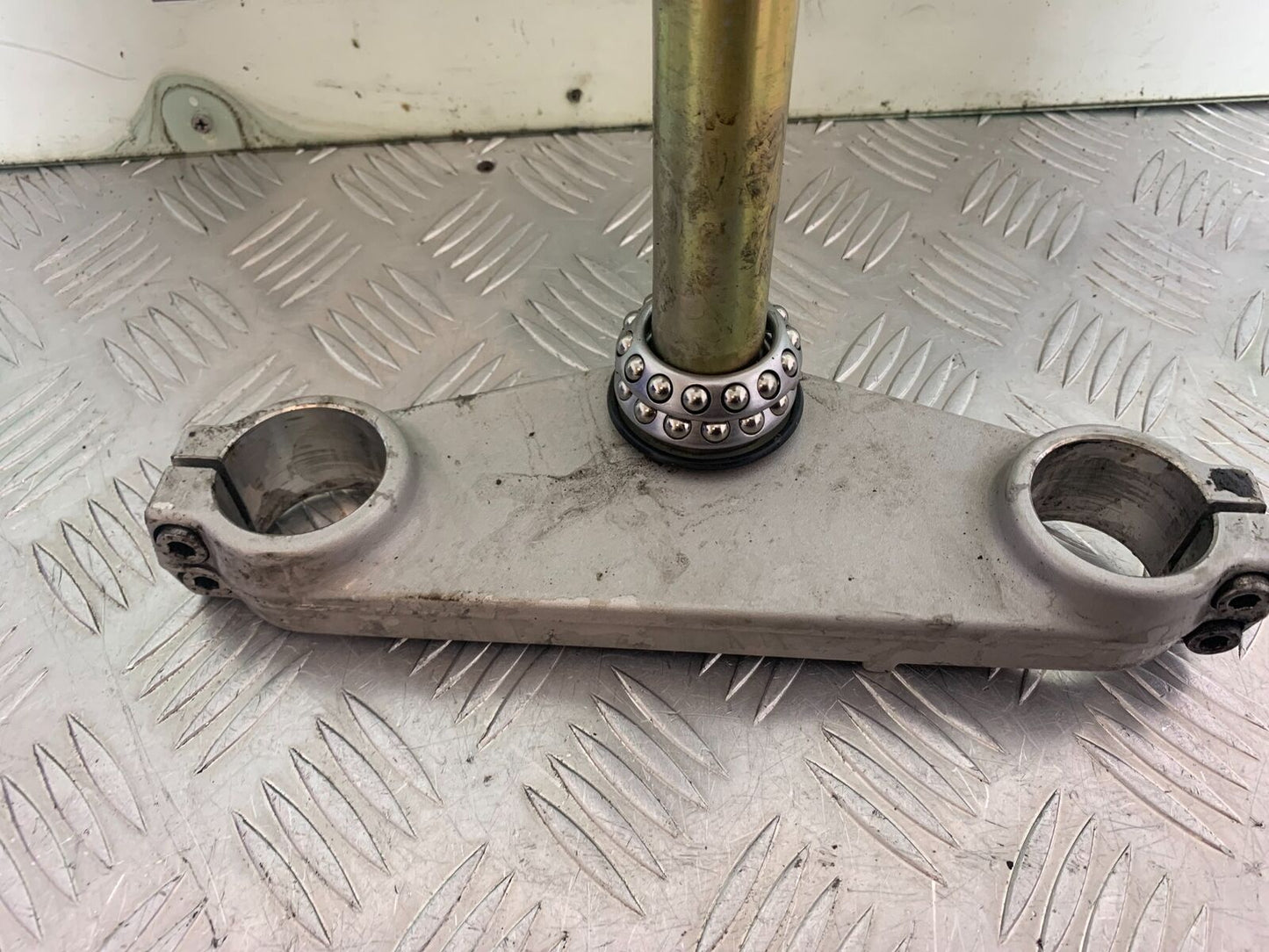 TRIUMPH 1050 SPRINT ST BOTTOM YOKE   YEAR 2004-2007 (CMB1089)