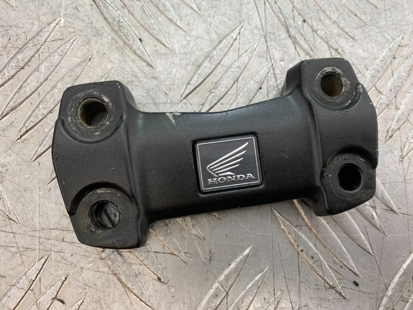 HONDA CB650F CB 650 FA-E HANDLEBAR CLAMP   YEAR 2014-2017 (CMB1226)