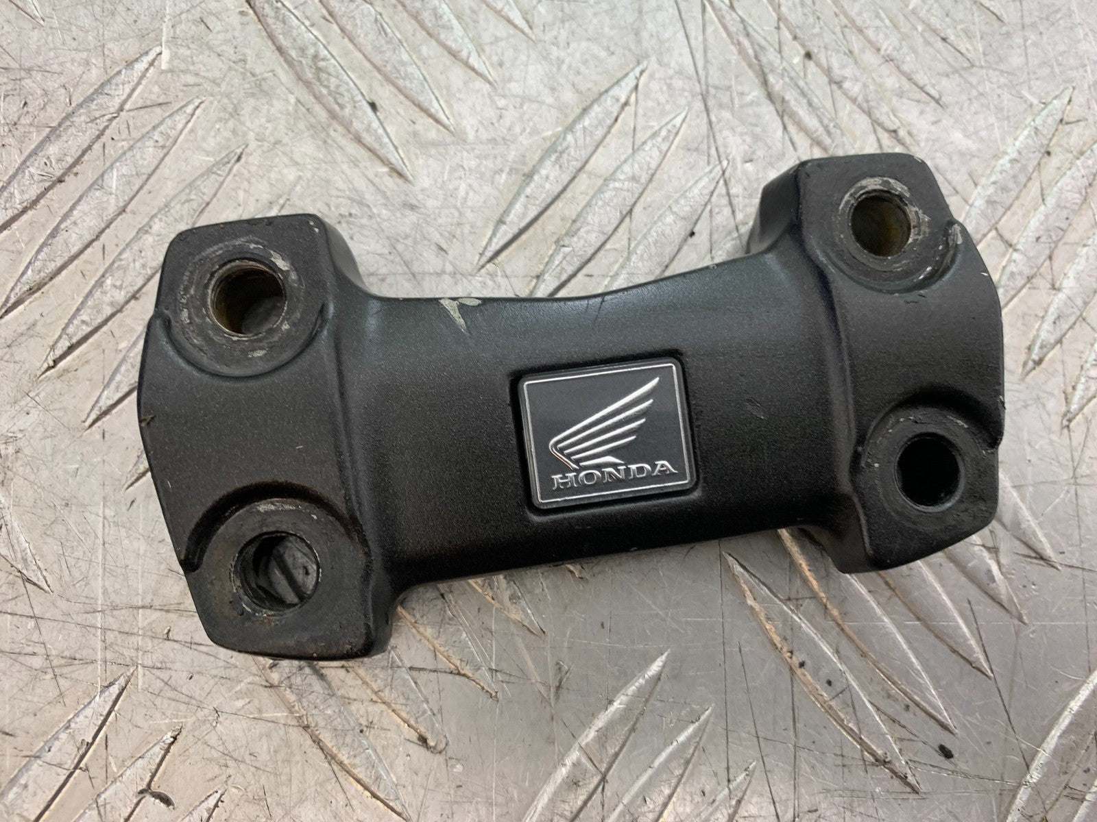 HONDA CB650F CB 650 FA-E HANDLEBAR CLAMP   YEAR 2014-2017 (CMB1226)