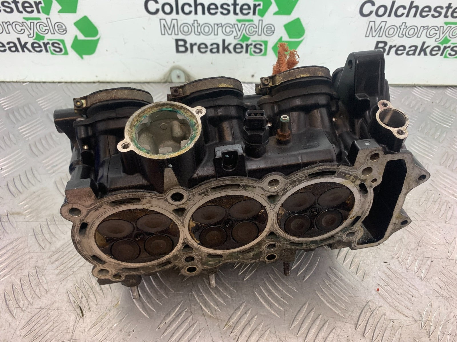 TRIUMPH 675 STREET TRIPLE R CYLINDER HEAD AND CAMS   YEAR 2012 (CMB1221)