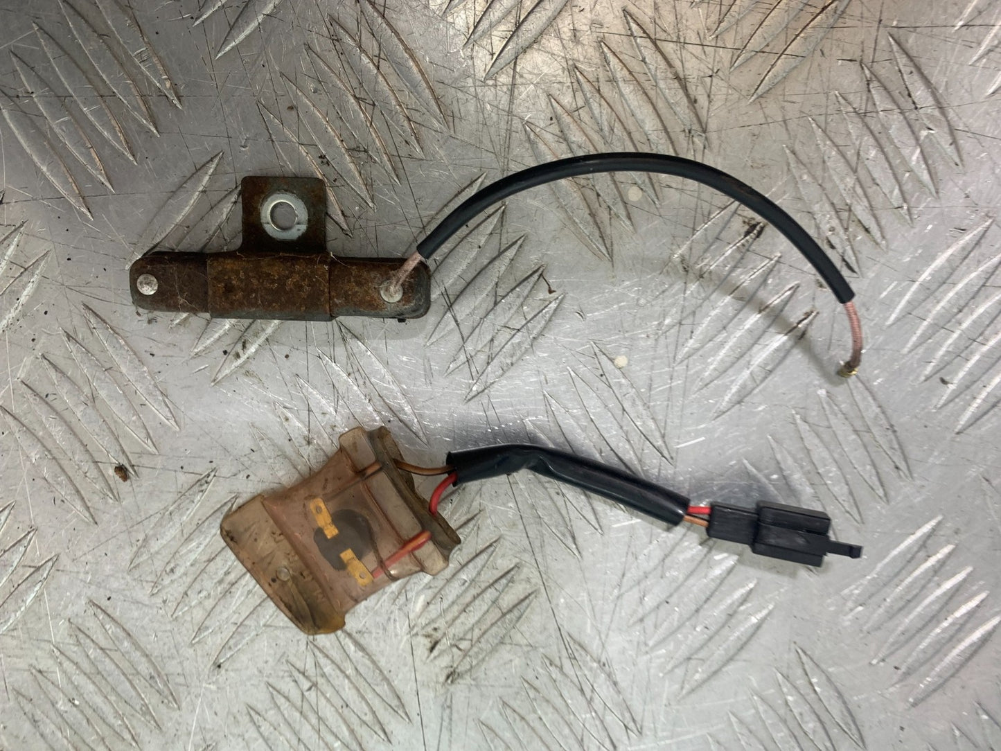 HONDA CG125 CG 125 RELAYS   YEAR 1998-2000 (CMB1282)