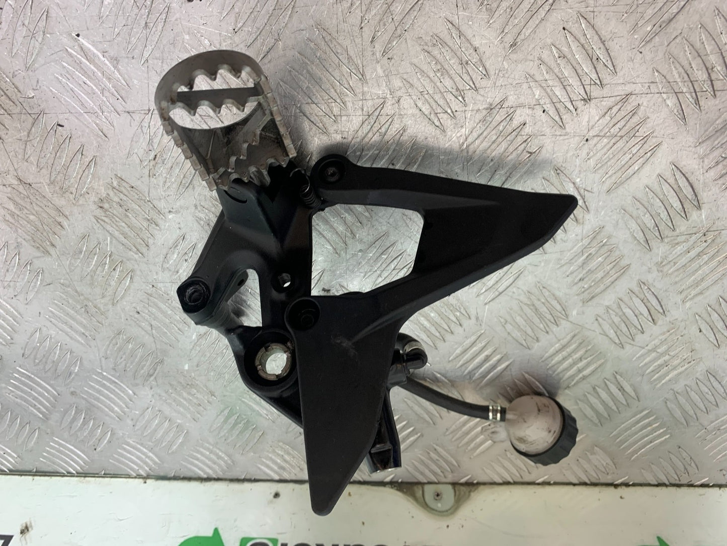 KTM 390 ADVENTURE FRONT RIGHT HANGER AND PEG   YEAR 2020-24 (CMB1240)