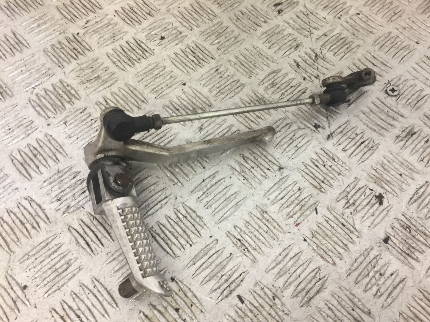 SUZUKI GSXR1000 K1 K2 FRONT LEFT PEG   YEAR 2001 (STOCK NO 644)