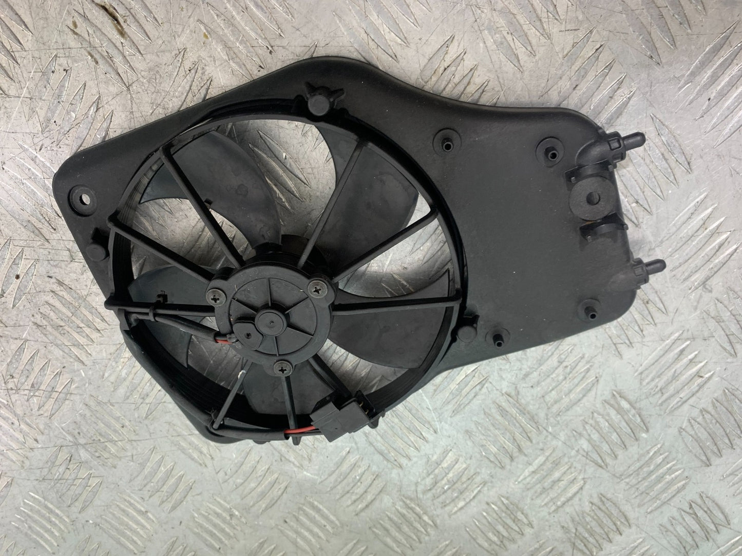 MV AGUSTA 675 F3 R&G RADIATOR FAN  YEAR 2012-2016 (CMB1302)