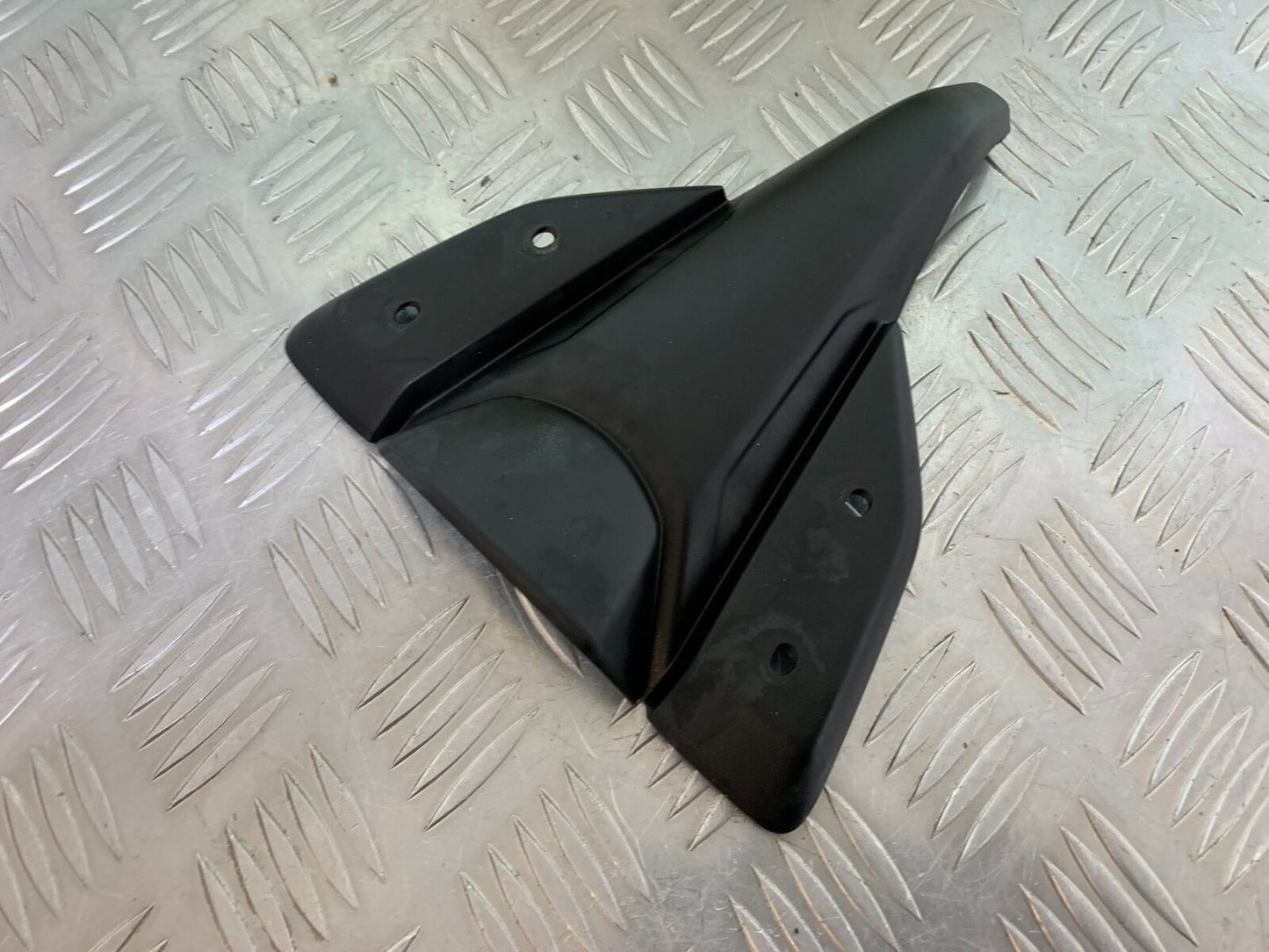 YAMAHA MT 125 MT125 INFILL PANEL  YEAR 2021-2024 ABS (CMB1010)
