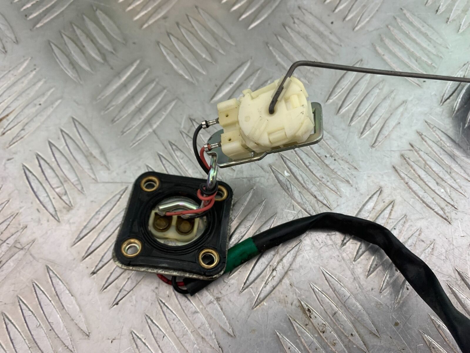 TRIUMPH THUNDERBIRD 1600 PETROL TANK SENDER  YEAR 2011 (CMB1107)