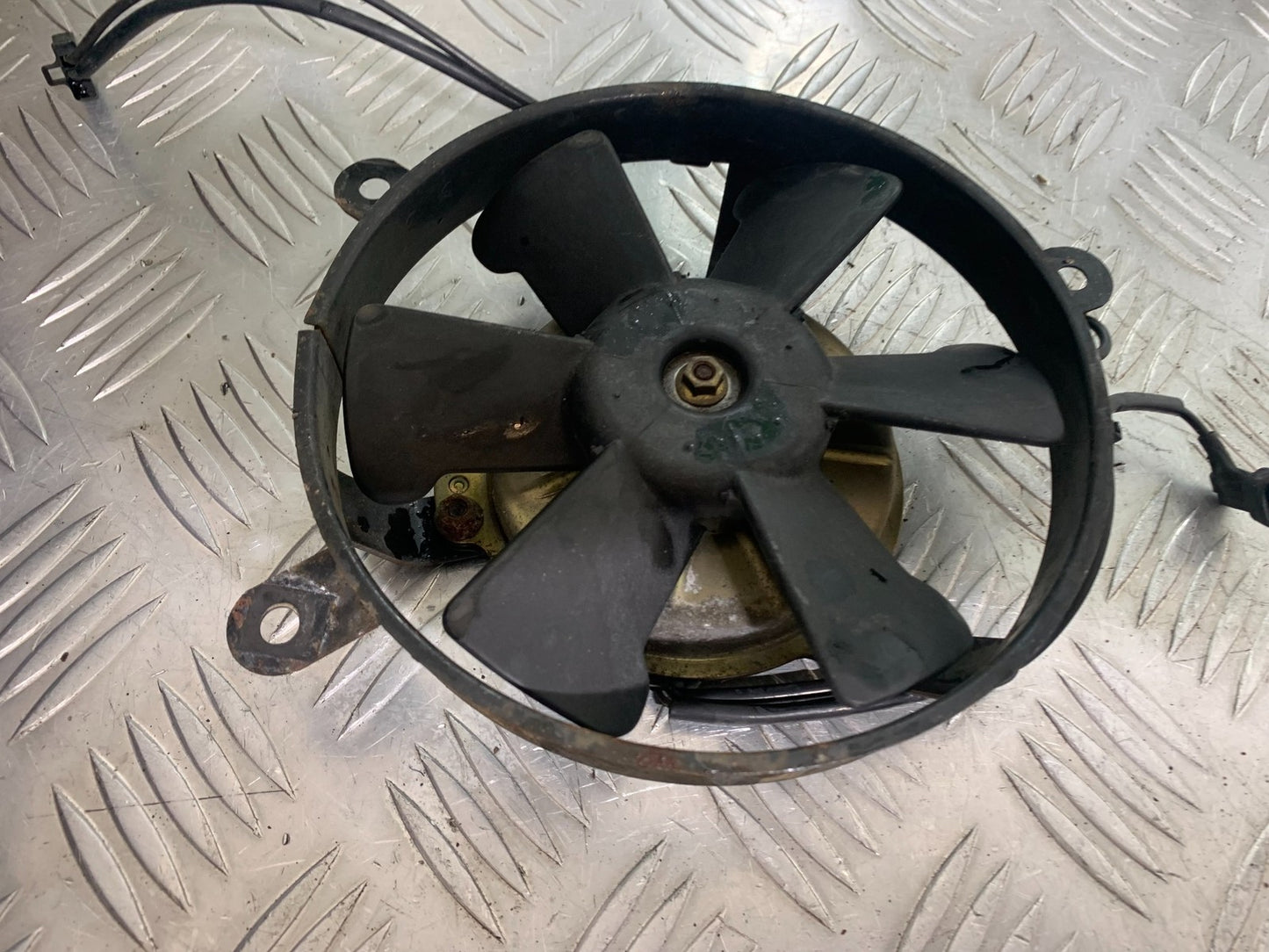 HONDA NT650 V DEAUVILLE RADIATOR FAN   YEAR 1998-01 (CMB1320)