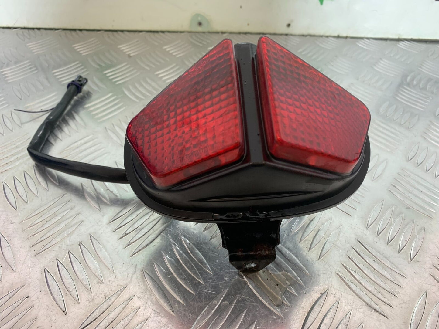 TRIUMPH 600 DAYTONA REAR LIGHT YEAR 2003-2006 (STOCK 999)