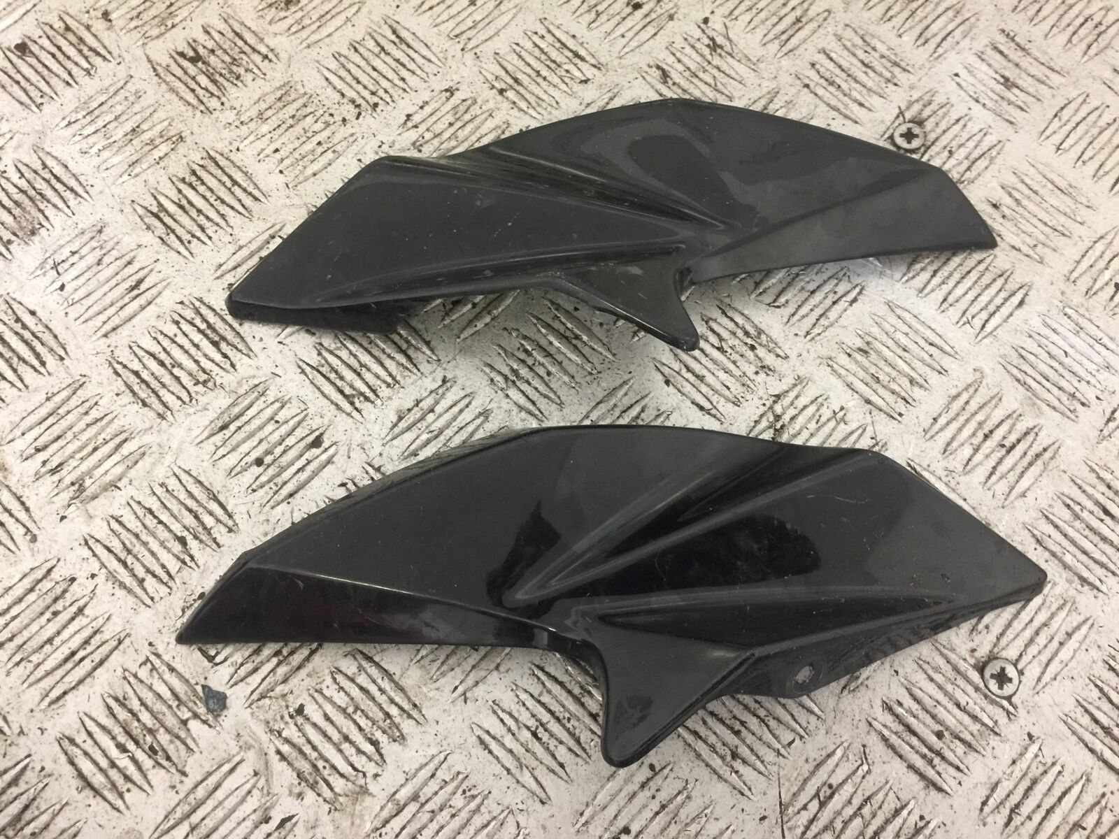 KAWASAKI Z250 Z 250 SL LEFT AND RIGHT INFILL COVERS  YEAR 2015-2018 (STOCK 718)