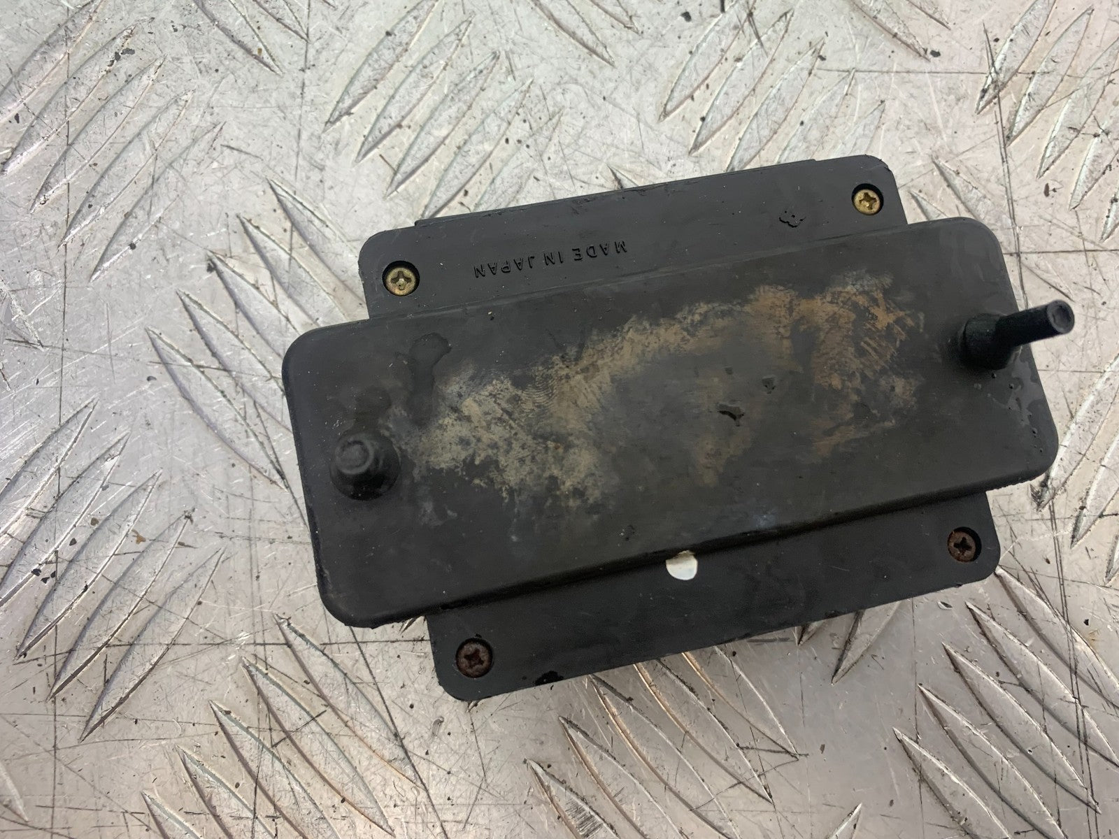 KAWASAKI ZX9R ZX9 C FUSE BOX   YEAR 1998-99 (CMB1213)