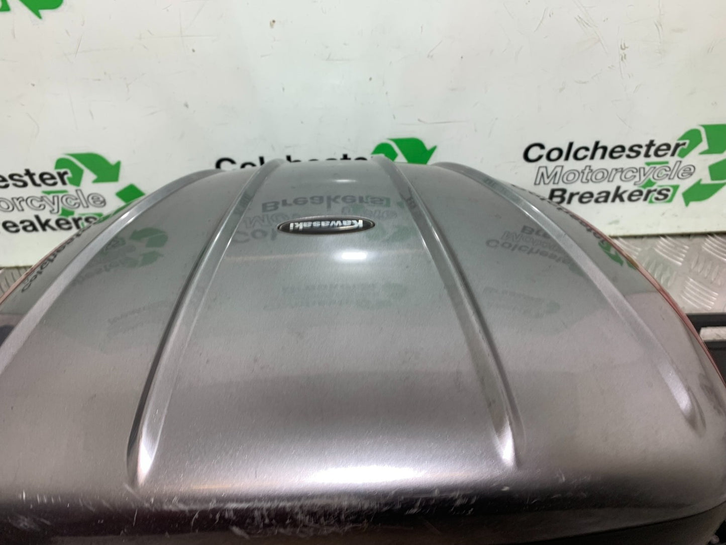 KAWASAKI GTR1400 GTR 1400 TOP BOX PLATE AND KEY YEAR 2007-2009 (CMB1306)
