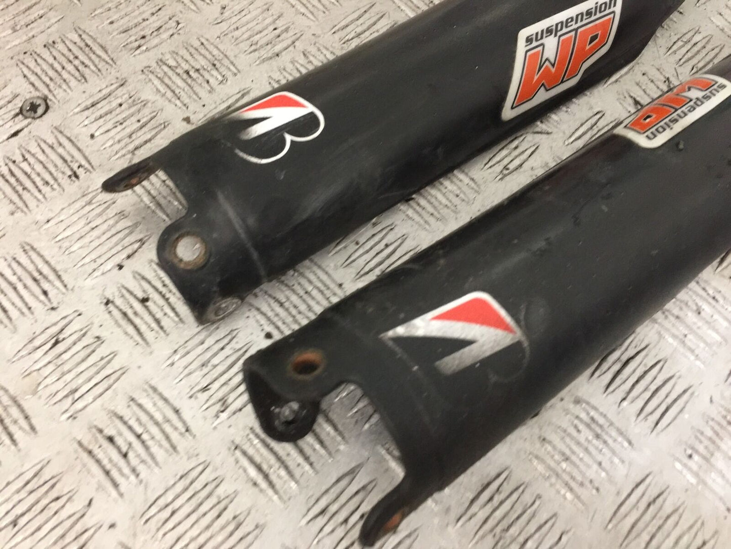 KTM400 KTM 400 LC4-E FORK GUARDS YEAR 2000 (STOCK 898)